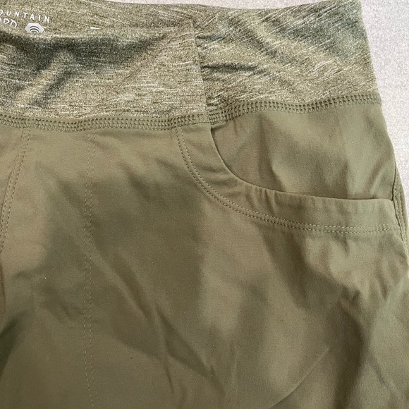 [M]Mountain Hardwear Green Bermuda Shorts Lightweight Casual Capris - Picture 2 of 7